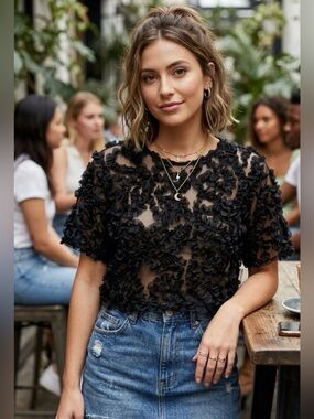 NWT mele e Pere Black Floral Appliqué Short Sleeve Top size S